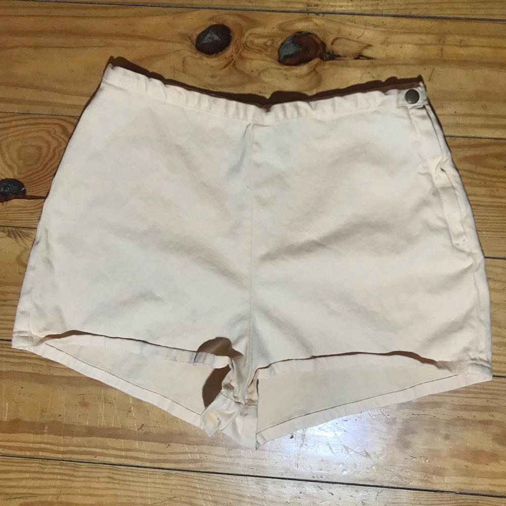 Super cute yellow shorts